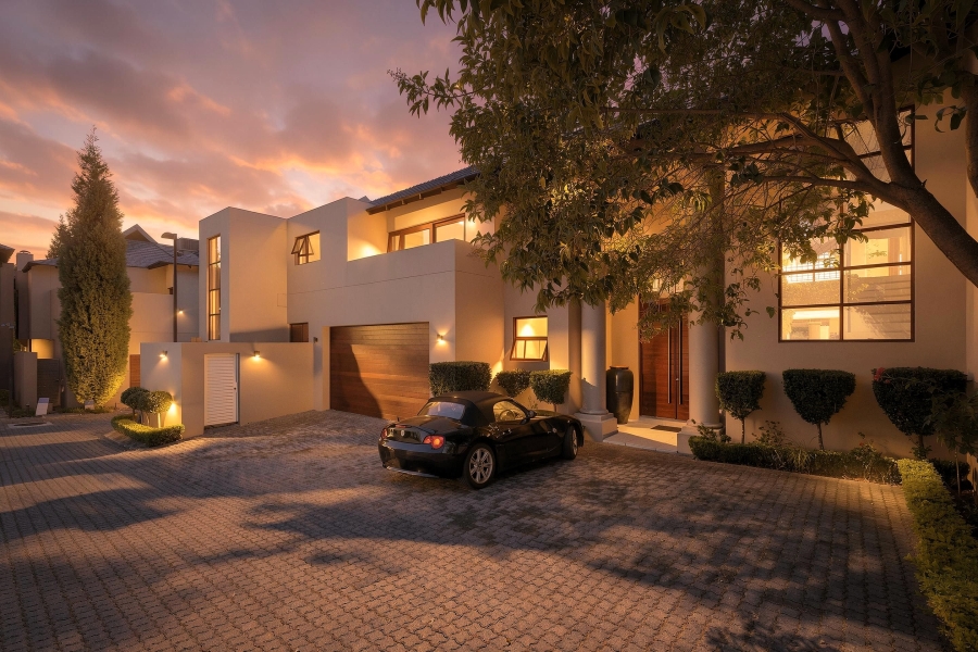 4 Bedroom Property for Sale in Hurlingham Gauteng