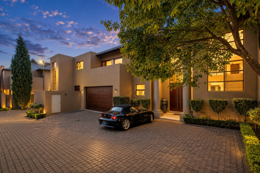 4 Bedroom Property for Sale in Hurlingham Gauteng