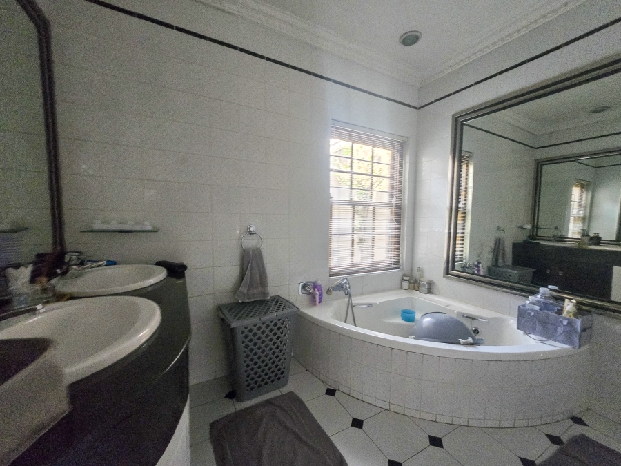 3 Bedroom Property for Sale in Norwood Gauteng