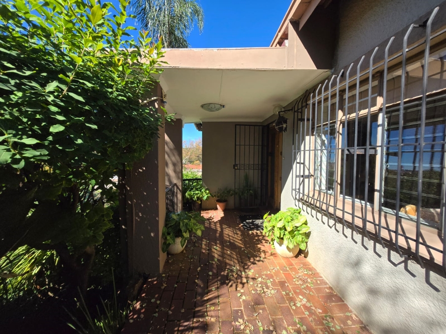 3 Bedroom Property for Sale in Cyrildene Gauteng