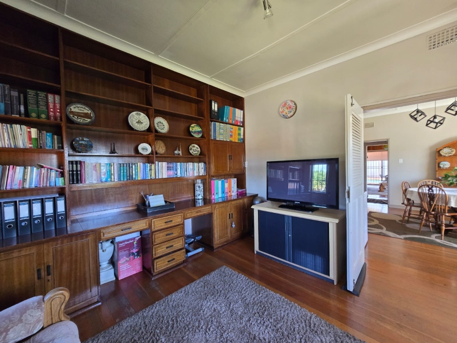 3 Bedroom Property for Sale in Cyrildene Gauteng