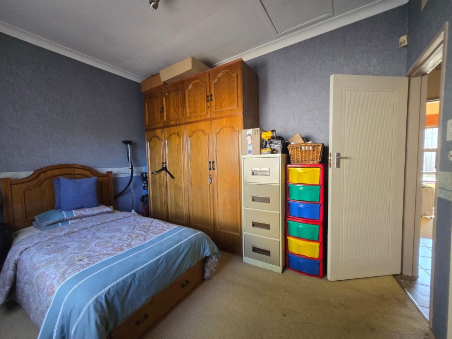 3 Bedroom Property for Sale in Cyrildene Gauteng