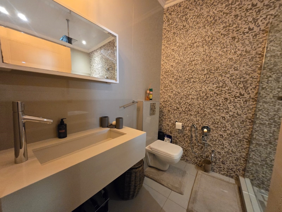 3 Bedroom Property for Sale in Cyrildene Gauteng