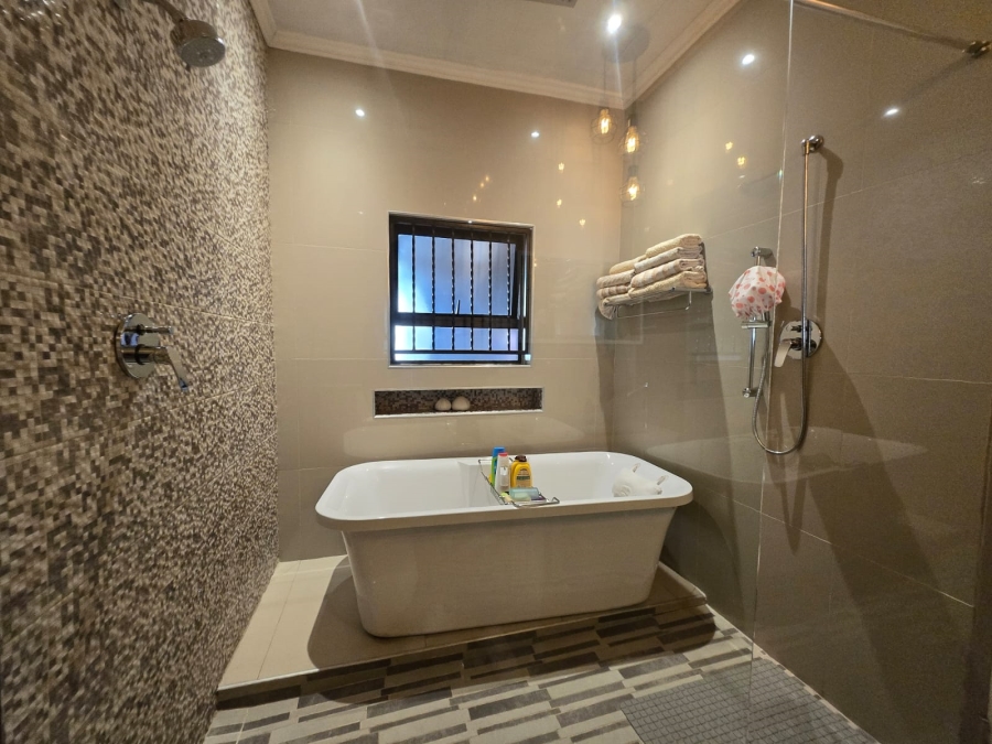3 Bedroom Property for Sale in Cyrildene Gauteng