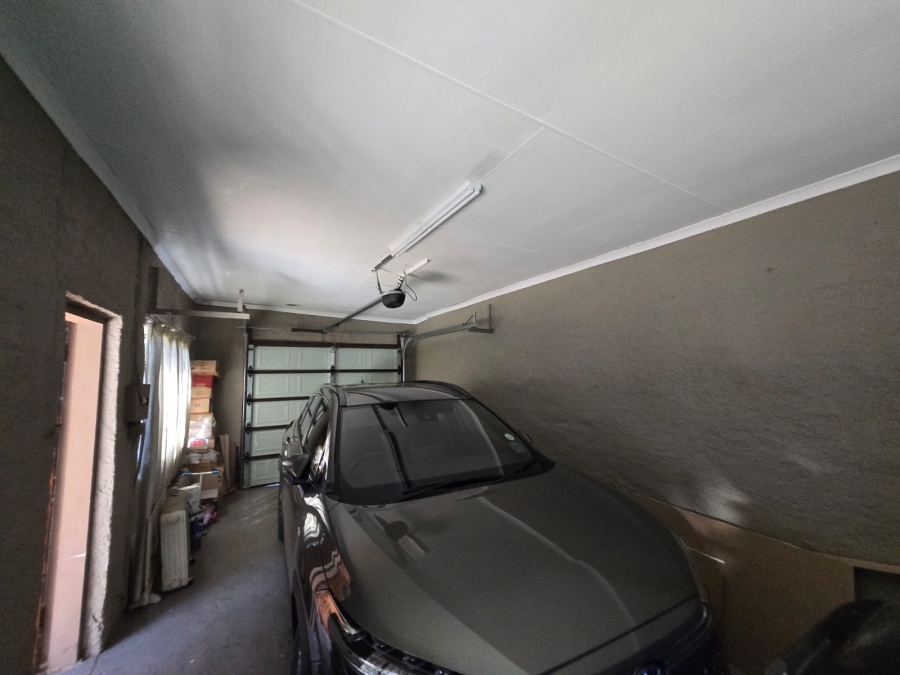 3 Bedroom Property for Sale in Cyrildene Gauteng