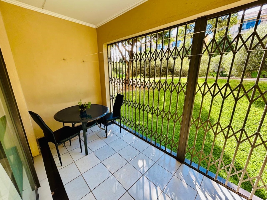 2 Bedroom Property for Sale in Erand Gardens Gauteng