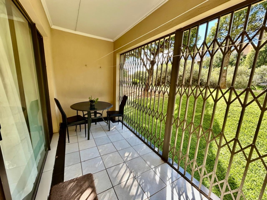 2 Bedroom Property for Sale in Erand Gardens Gauteng