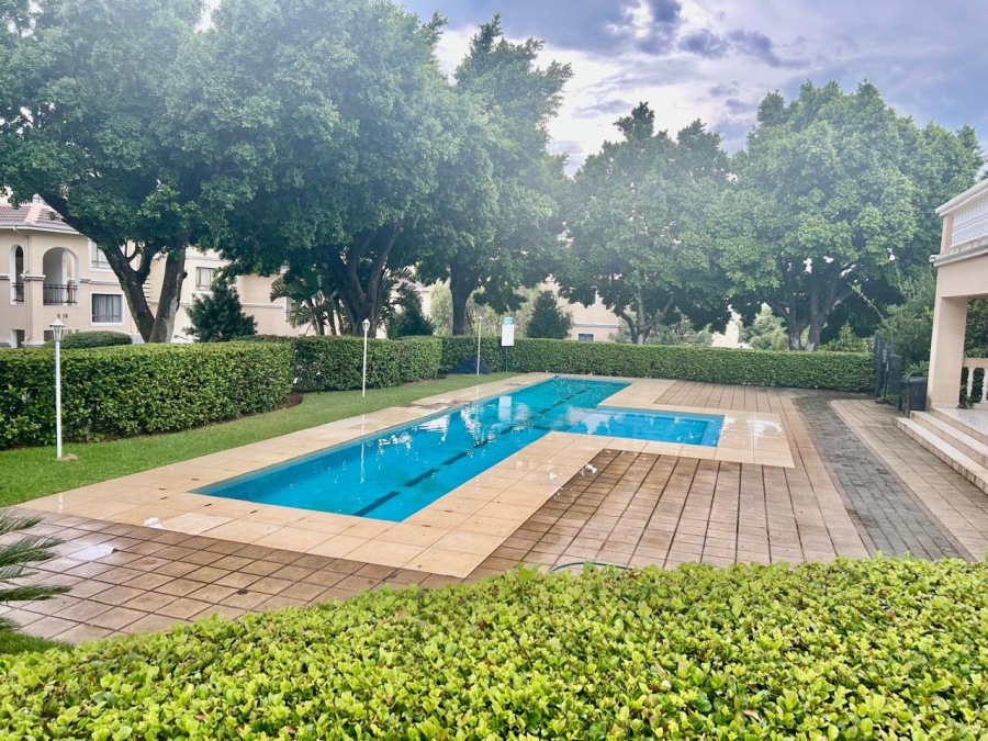 2 Bedroom Property for Sale in Erand Gardens Gauteng