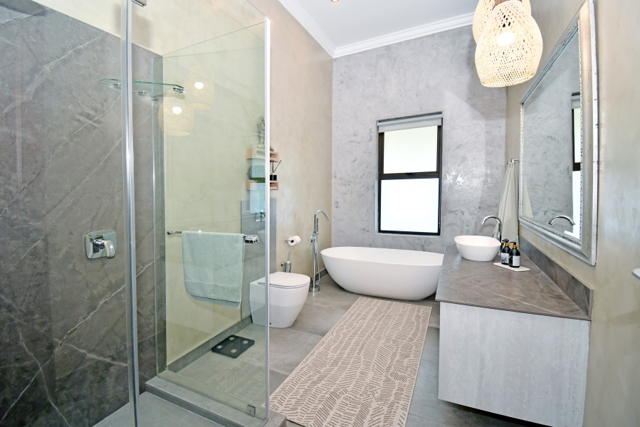 4 Bedroom Property for Sale in Waterfall Equestrian Estate Gauteng