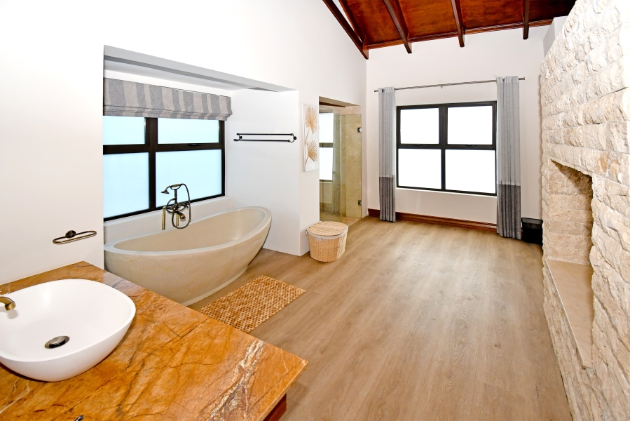 4 Bedroom Property for Sale in Waterfall Equestrian Estate Gauteng