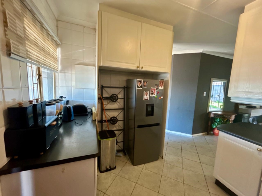 4 Bedroom Property for Sale in Halfway Gardens Gauteng
