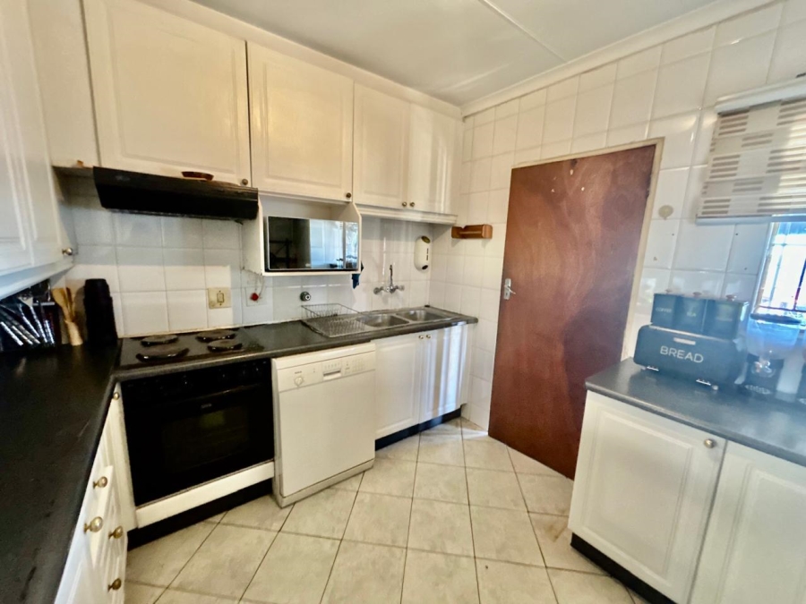 4 Bedroom Property for Sale in Halfway Gardens Gauteng