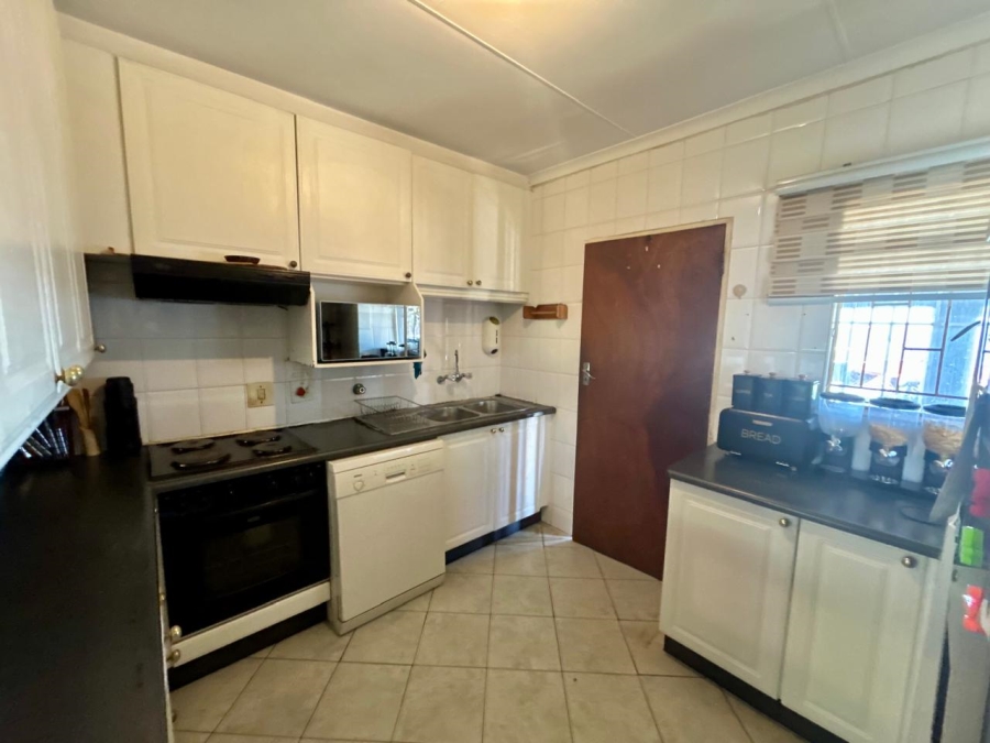 4 Bedroom Property for Sale in Halfway Gardens Gauteng