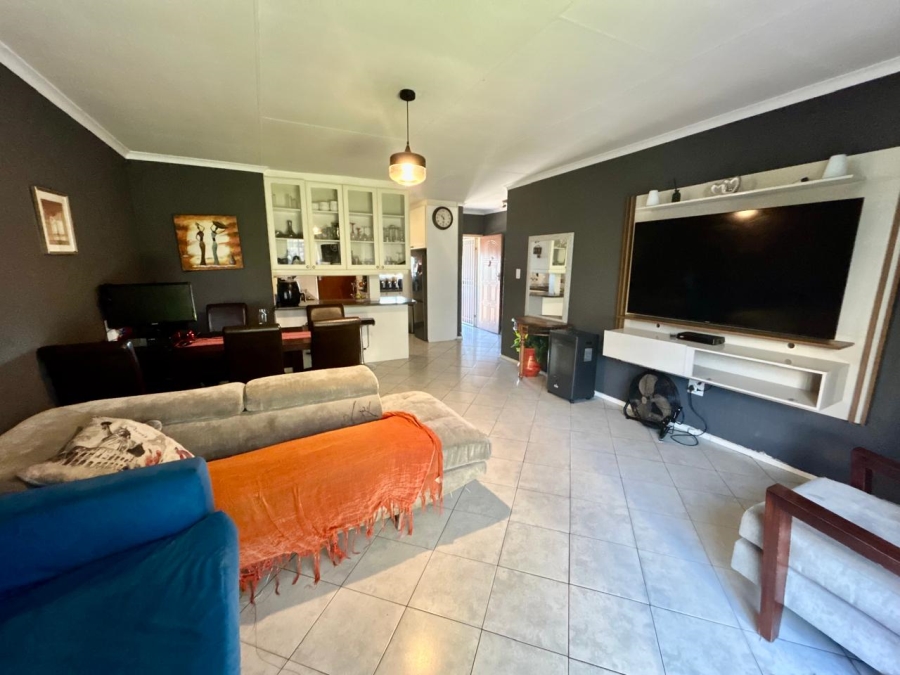 4 Bedroom Property for Sale in Halfway Gardens Gauteng