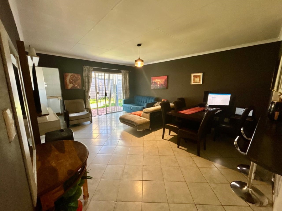 4 Bedroom Property for Sale in Halfway Gardens Gauteng