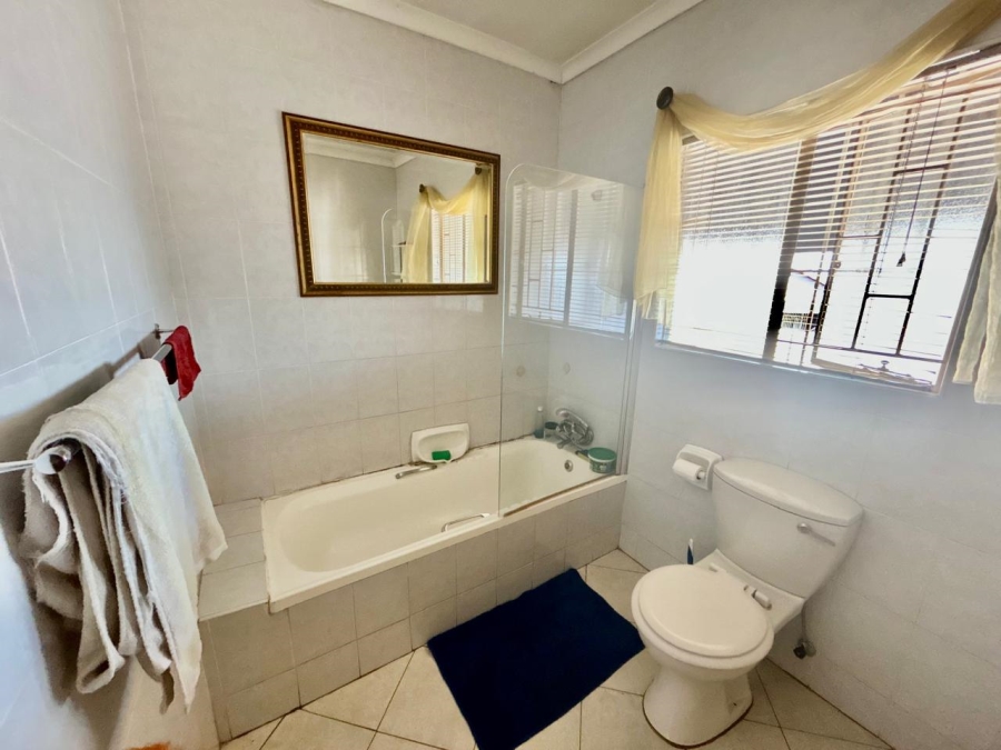 4 Bedroom Property for Sale in Halfway Gardens Gauteng
