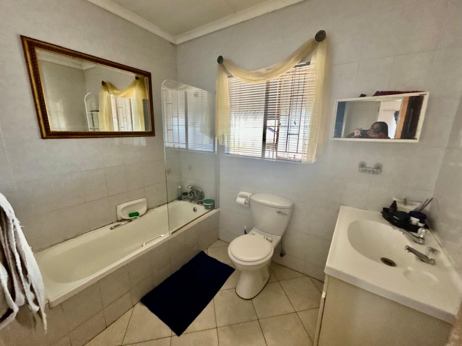 4 Bedroom Property for Sale in Halfway Gardens Gauteng