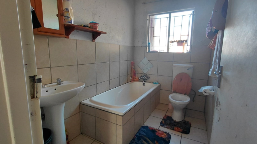 2 Bedroom Property for Sale in Greenhills Gauteng