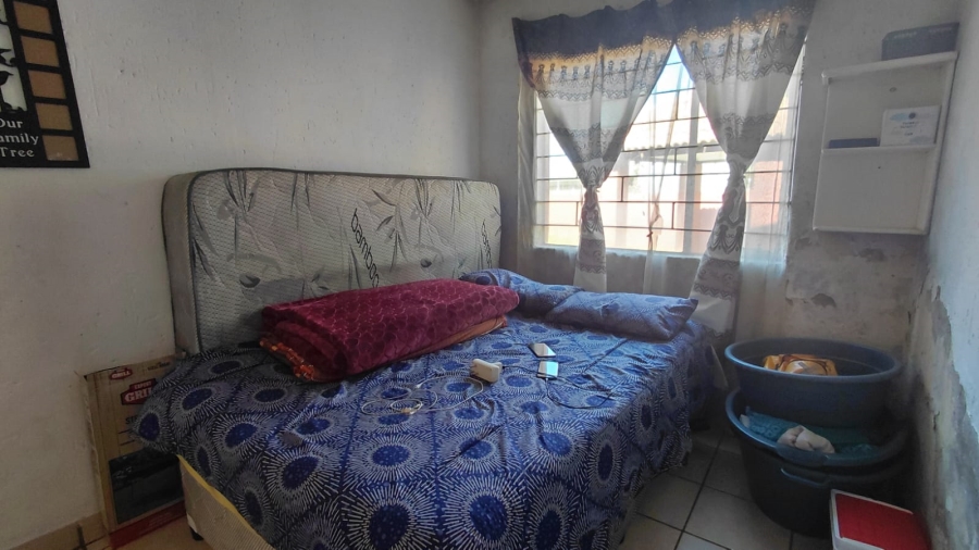 2 Bedroom Property for Sale in Greenhills Gauteng