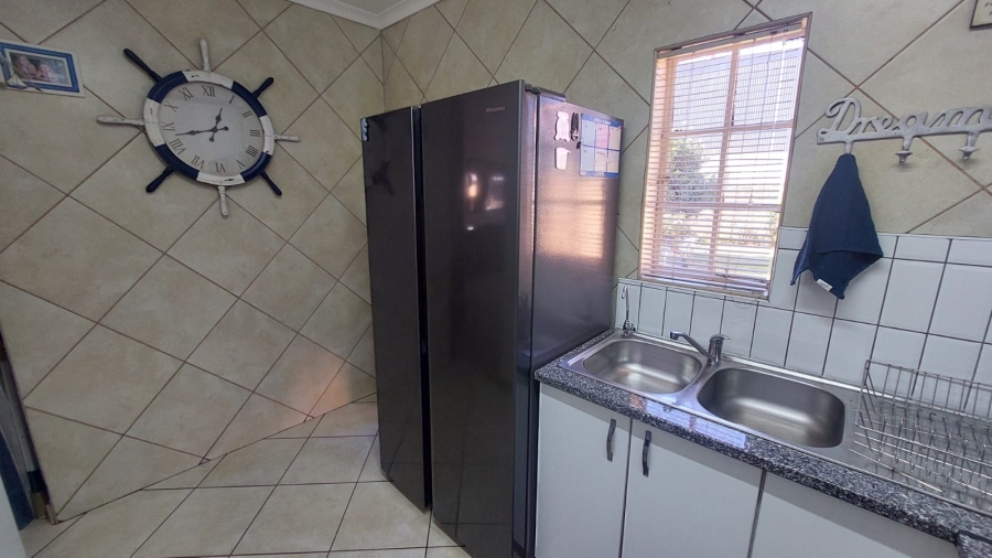 2 Bedroom Property for Sale in Robinpark Gauteng