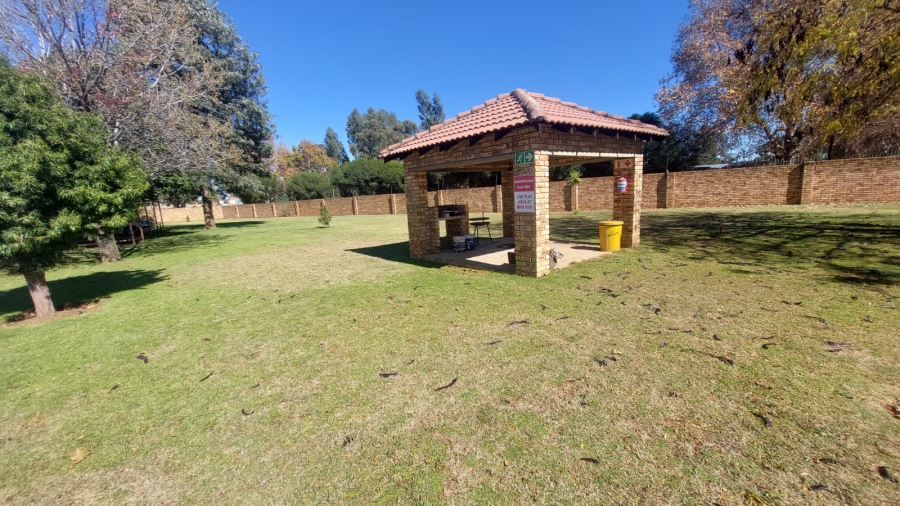 2 Bedroom Property for Sale in Robinpark Gauteng