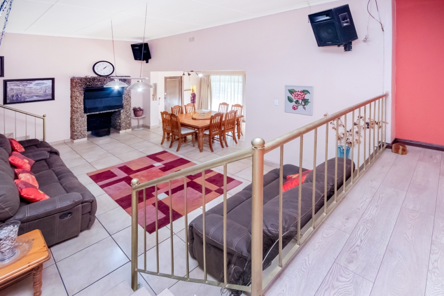 4 Bedroom Property for Sale in Discovery Gauteng