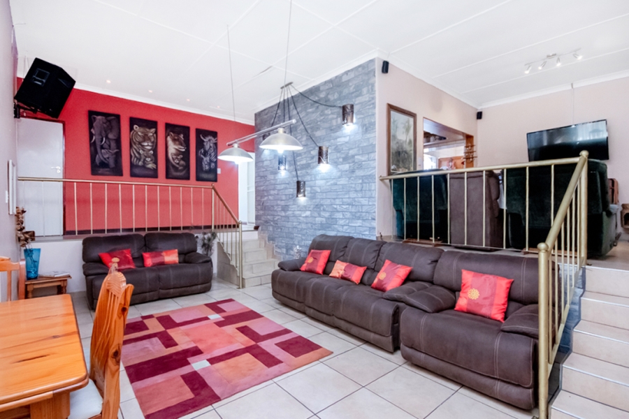4 Bedroom Property for Sale in Discovery Gauteng