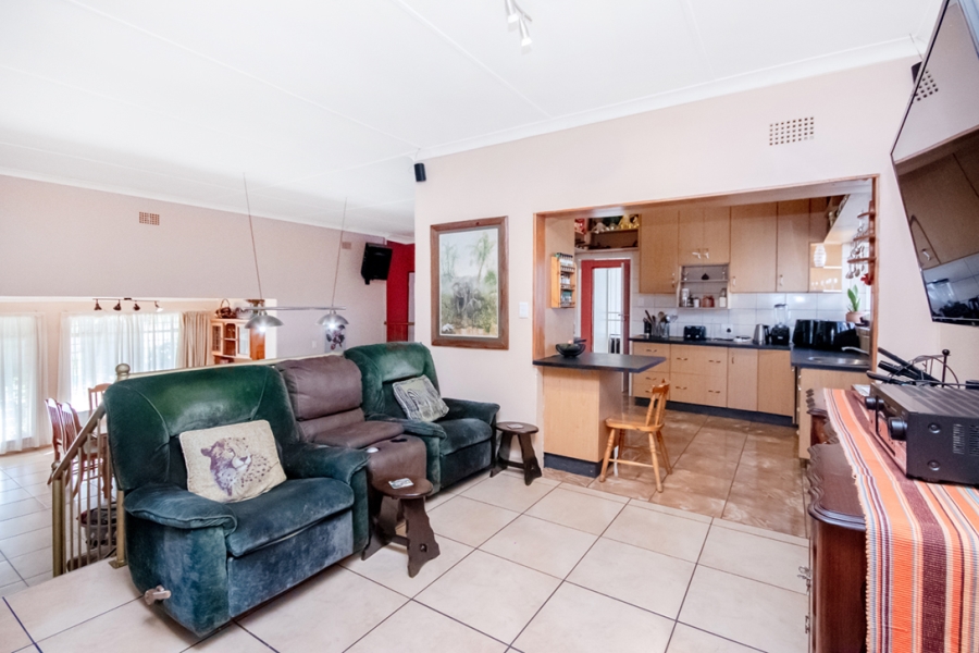 4 Bedroom Property for Sale in Discovery Gauteng