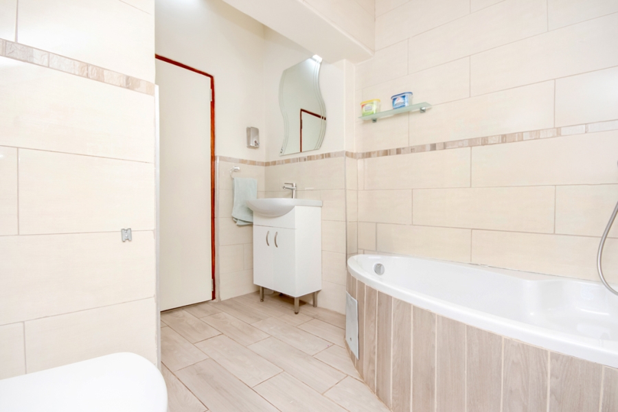 4 Bedroom Property for Sale in Discovery Gauteng