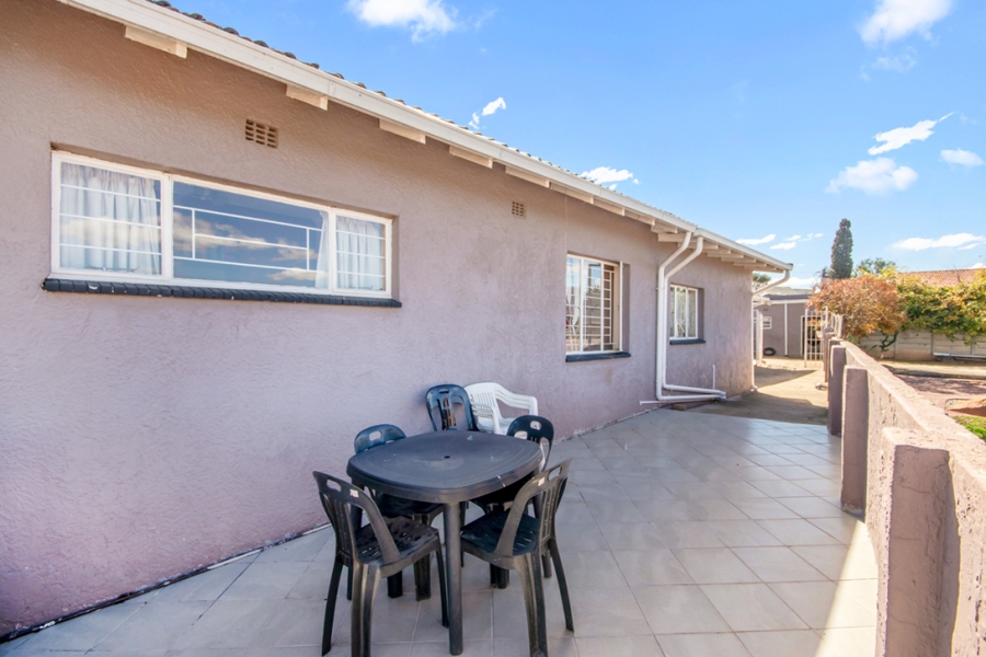 4 Bedroom Property for Sale in Discovery Gauteng
