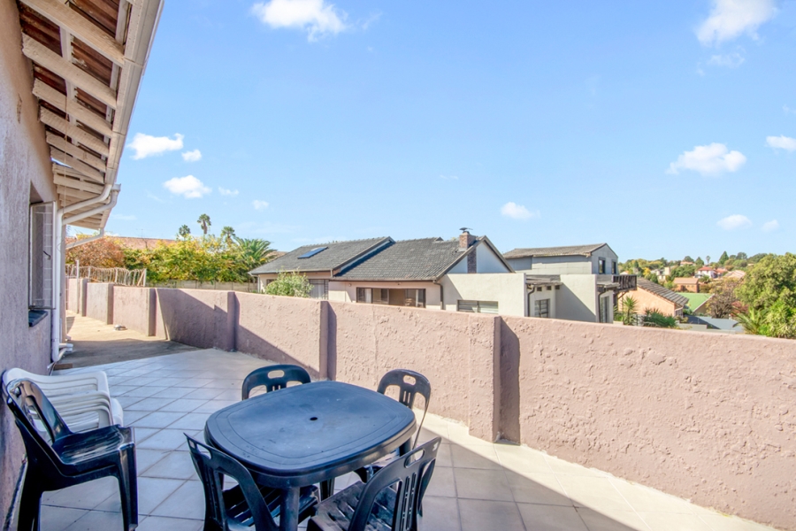 4 Bedroom Property for Sale in Discovery Gauteng