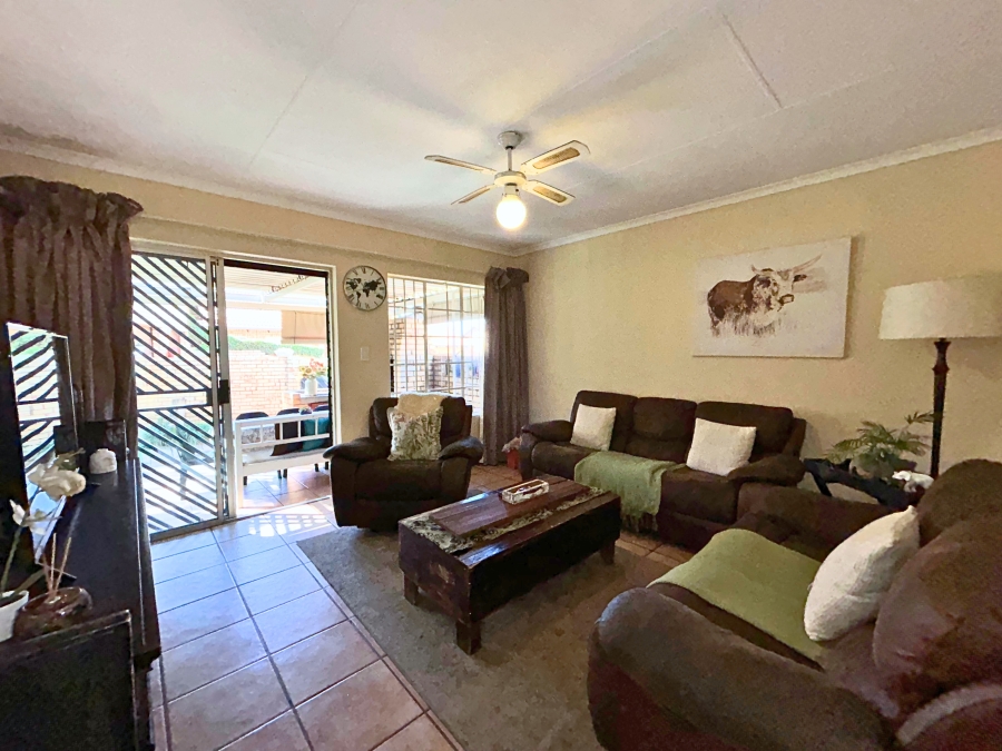 3 Bedroom Property for Sale in Hennopspark Gauteng