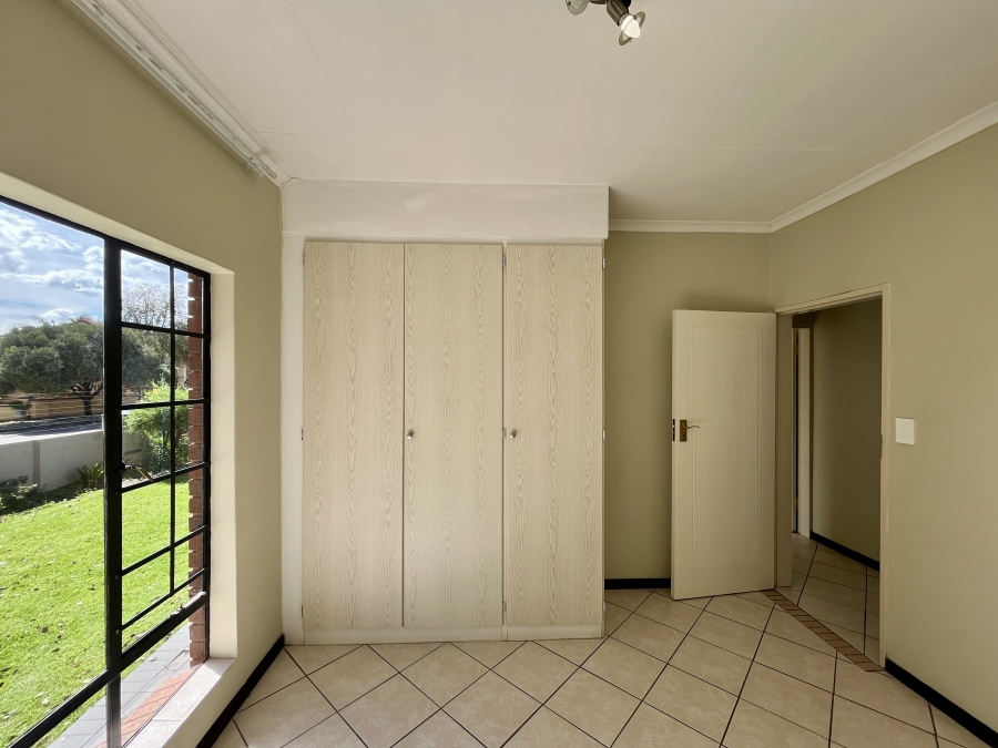 4 Bedroom Property for Sale in Mooikloof Ridge Gauteng