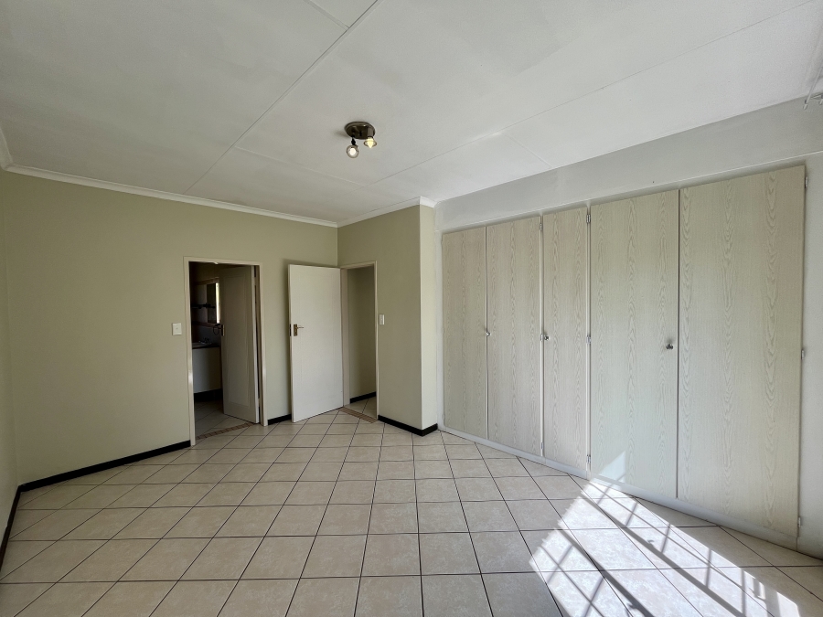 4 Bedroom Property for Sale in Mooikloof Ridge Gauteng