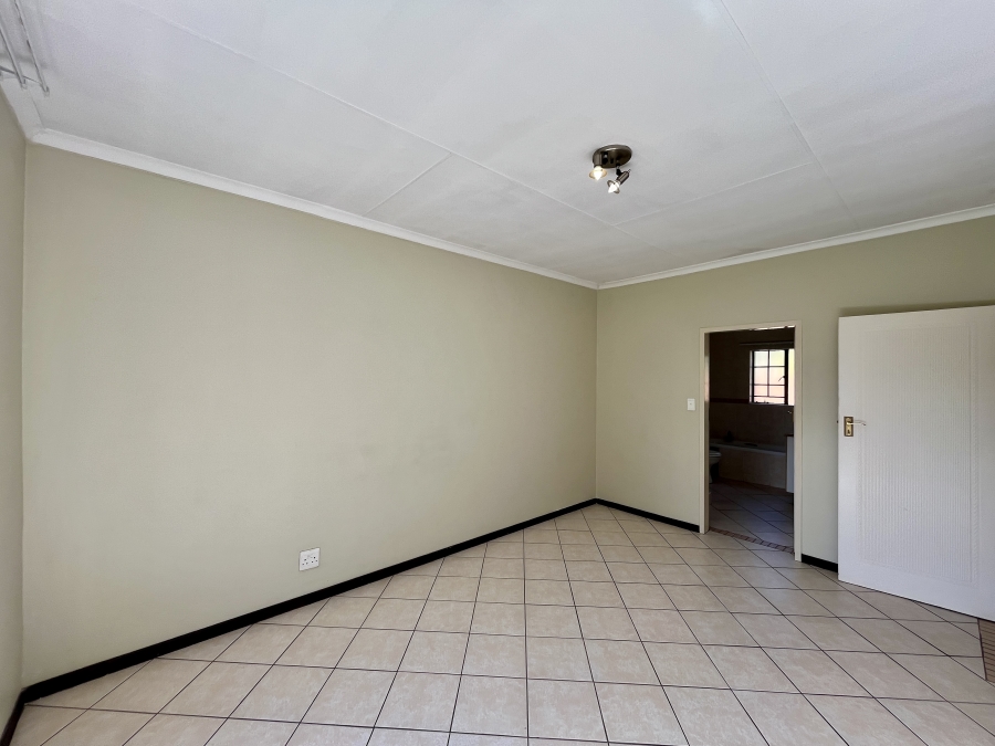 4 Bedroom Property for Sale in Mooikloof Ridge Gauteng