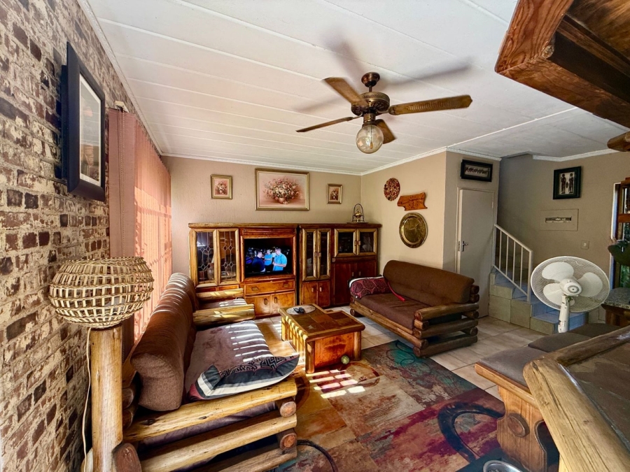 2 Bedroom Property for Sale in Dorandia Gauteng