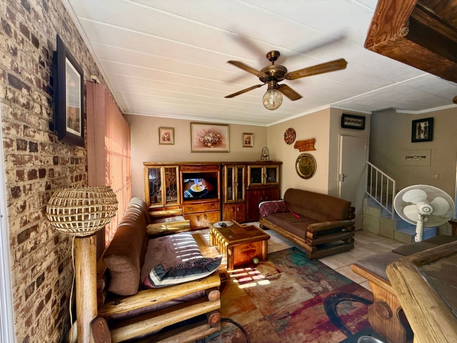 2 Bedroom Property for Sale in Dorandia Gauteng