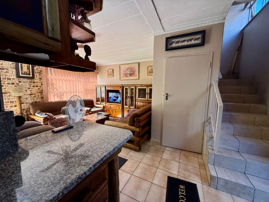 2 Bedroom Property for Sale in Dorandia Gauteng