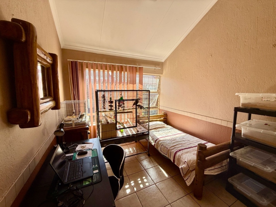 2 Bedroom Property for Sale in Dorandia Gauteng
