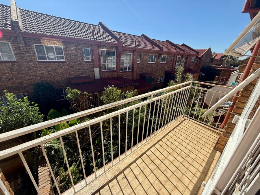 2 Bedroom Property for Sale in Dorandia Gauteng