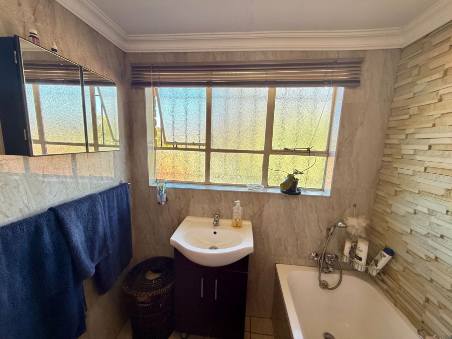 2 Bedroom Property for Sale in Dorandia Gauteng