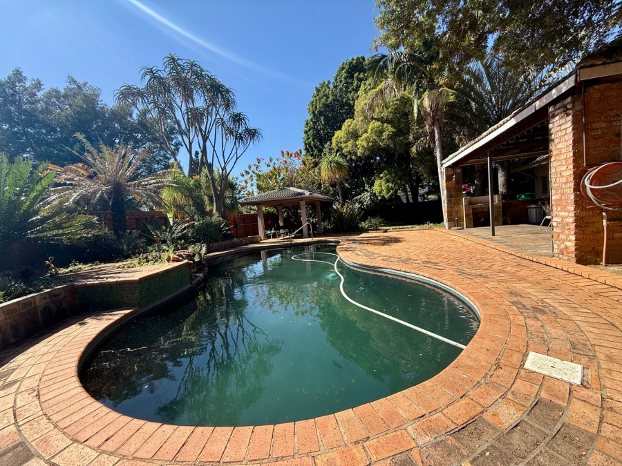 4 Bedroom Property for Sale in Tileba Gauteng