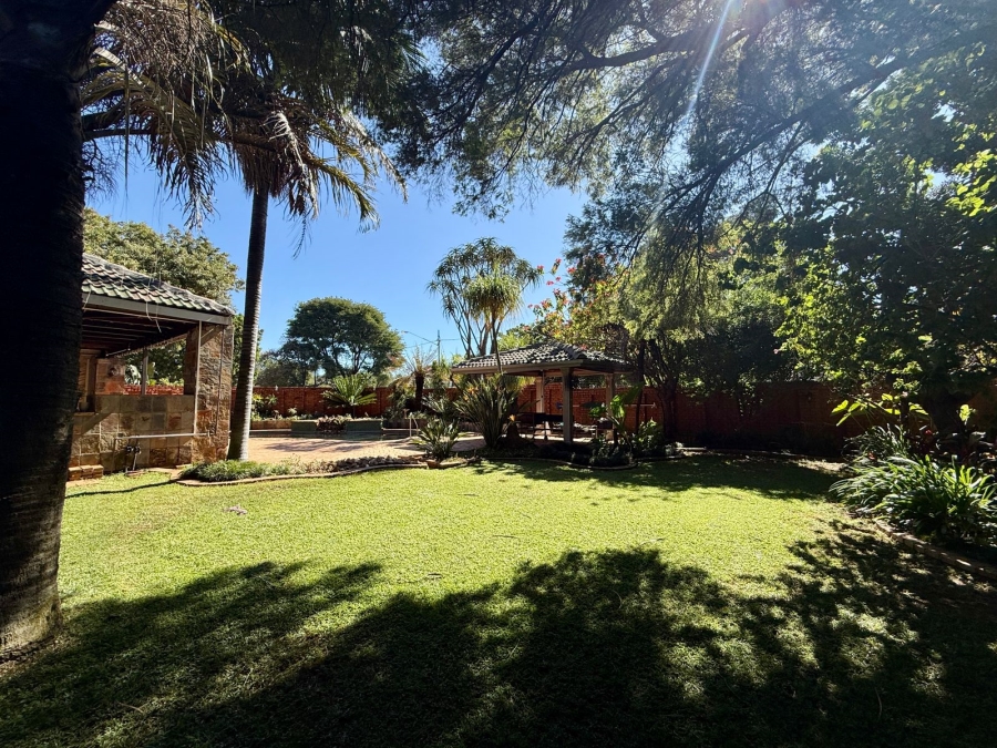 4 Bedroom Property for Sale in Tileba Gauteng