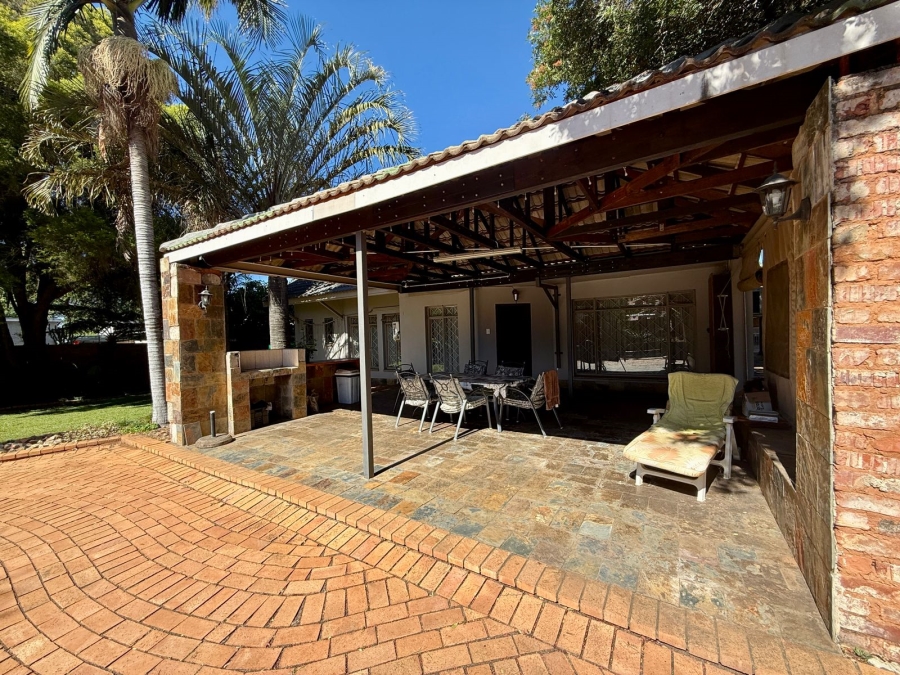 4 Bedroom Property for Sale in Tileba Gauteng