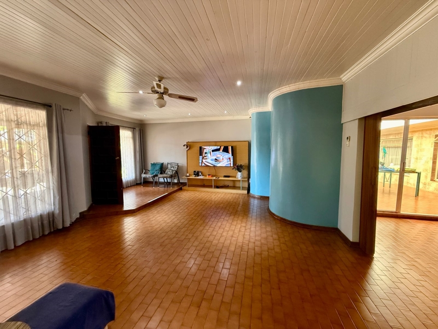 4 Bedroom Property for Sale in Tileba Gauteng
