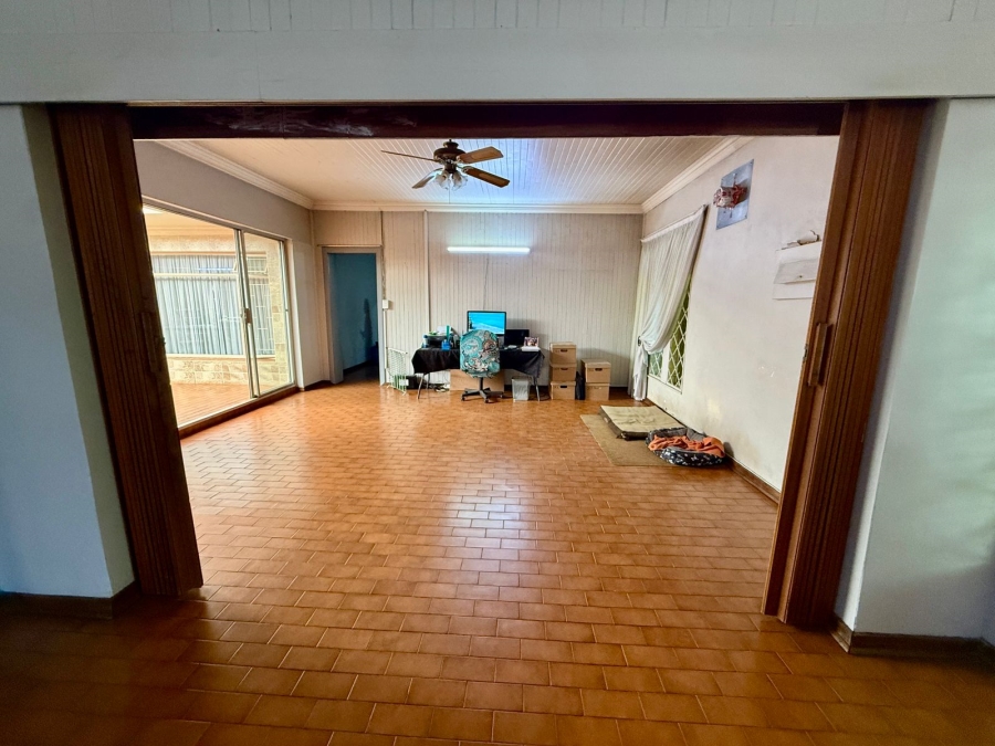 4 Bedroom Property for Sale in Tileba Gauteng