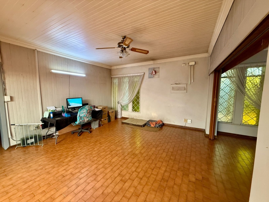 4 Bedroom Property for Sale in Tileba Gauteng