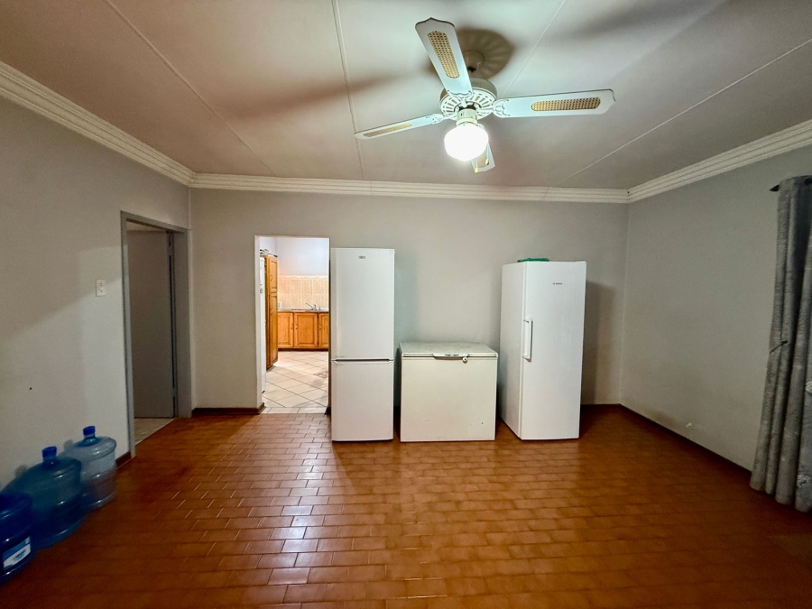 4 Bedroom Property for Sale in Tileba Gauteng