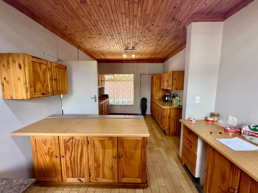 4 Bedroom Property for Sale in Tileba Gauteng