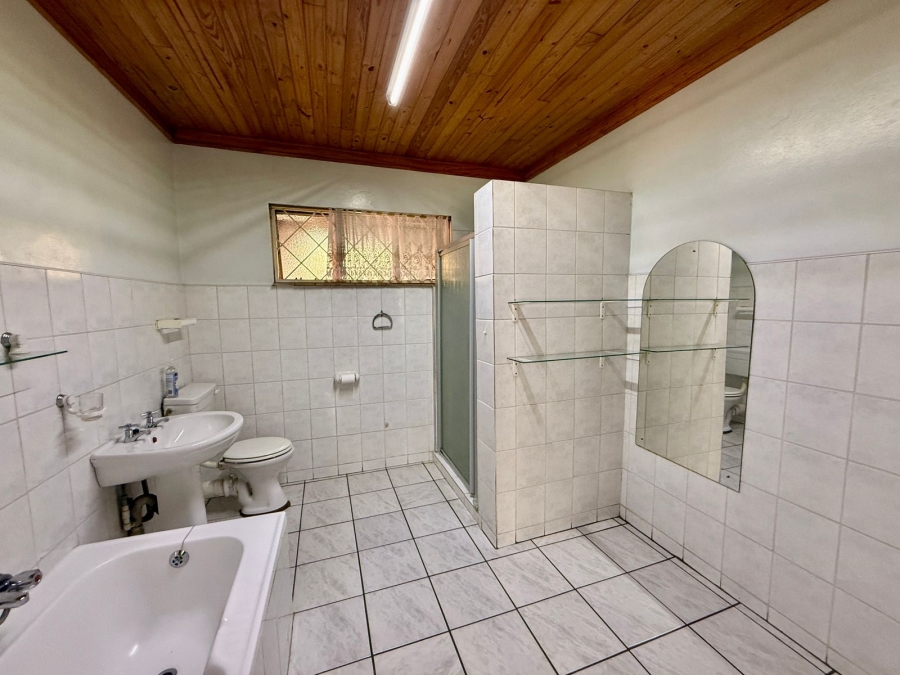4 Bedroom Property for Sale in Tileba Gauteng